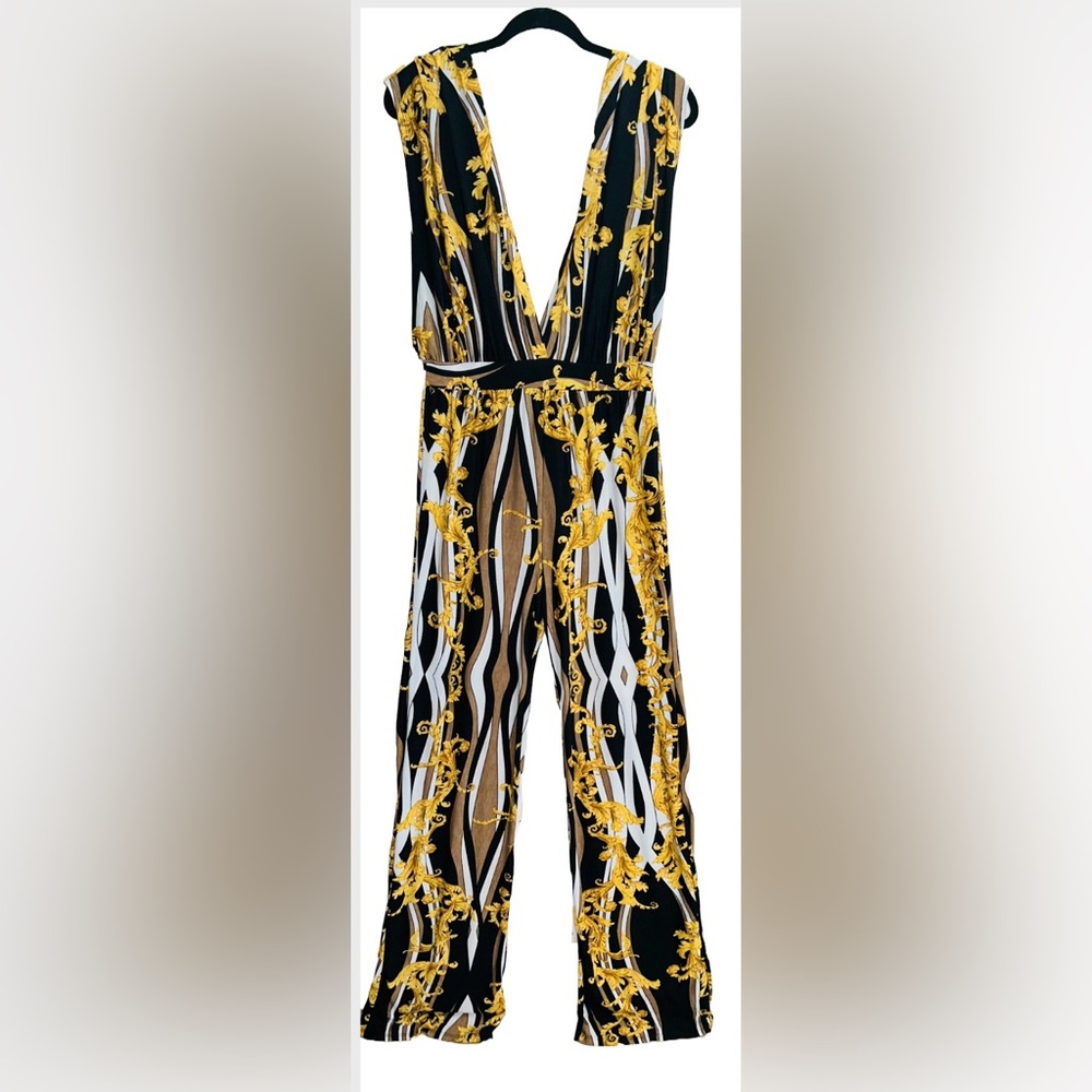 🔥 Stunning Plunging Jumpsuit- size- Large🔥